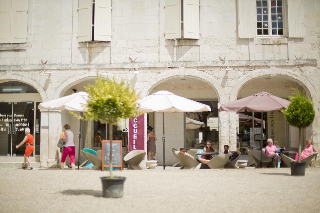 Les Chambres De L'Abbaye Saintes Buitenkant foto