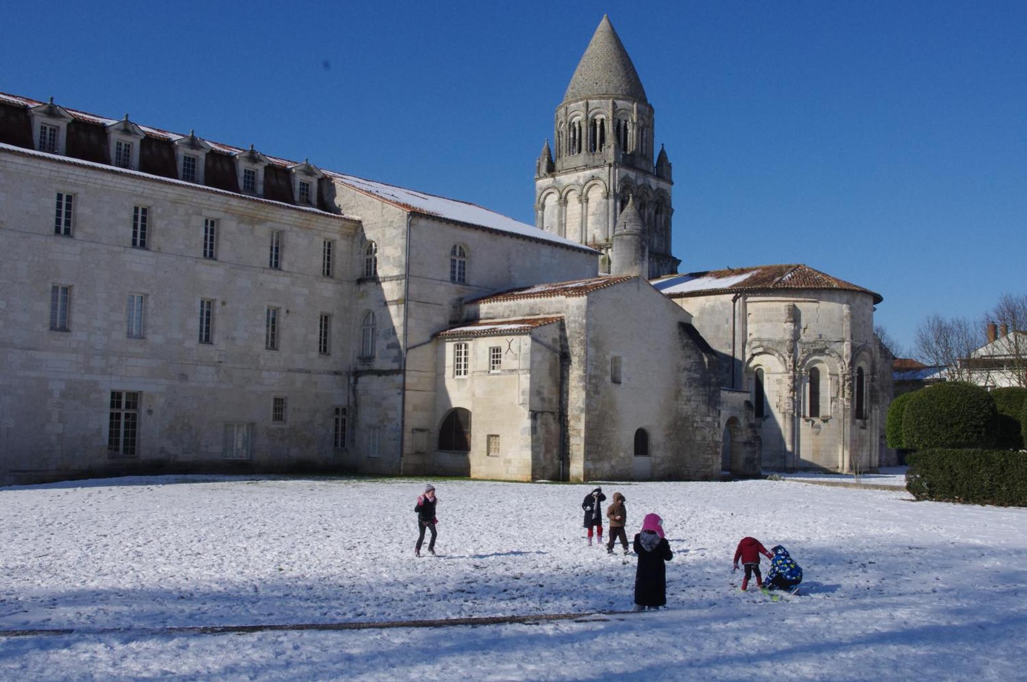 Les Chambres De L'Abbaye Saintes Buitenkant foto