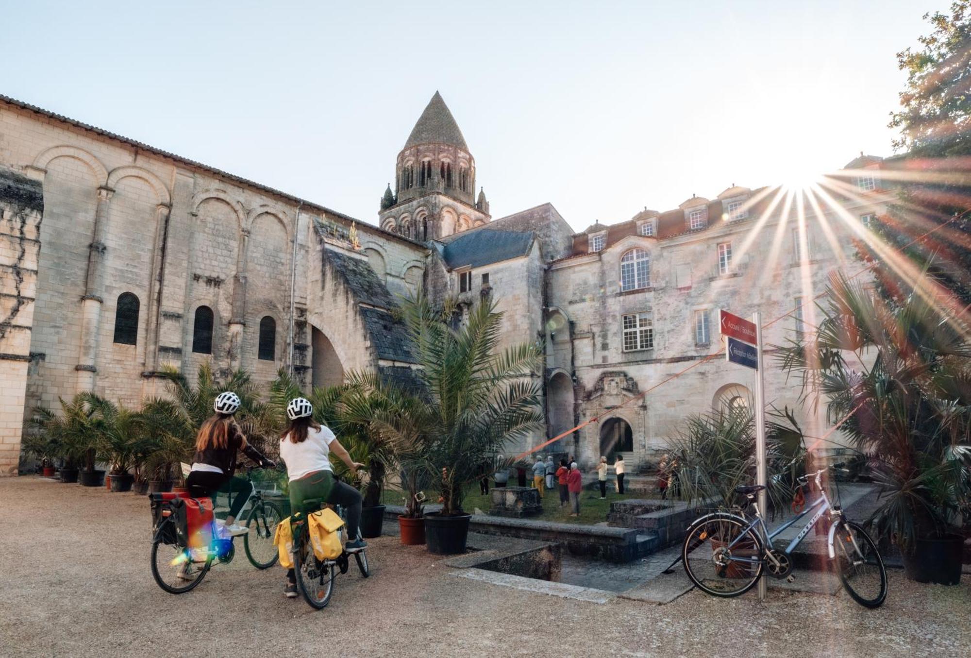Les Chambres De L'Abbaye Saintes Buitenkant foto