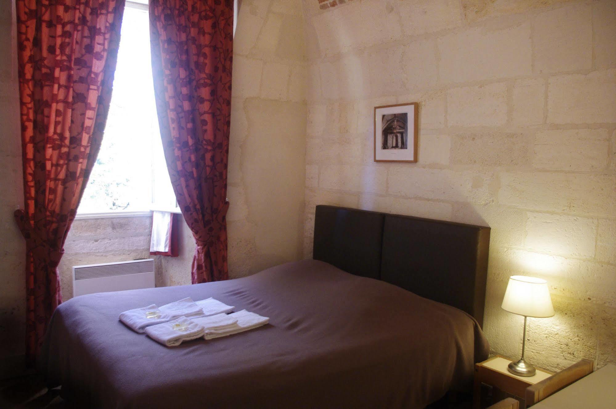 Les Chambres De L'Abbaye Saintes Buitenkant foto