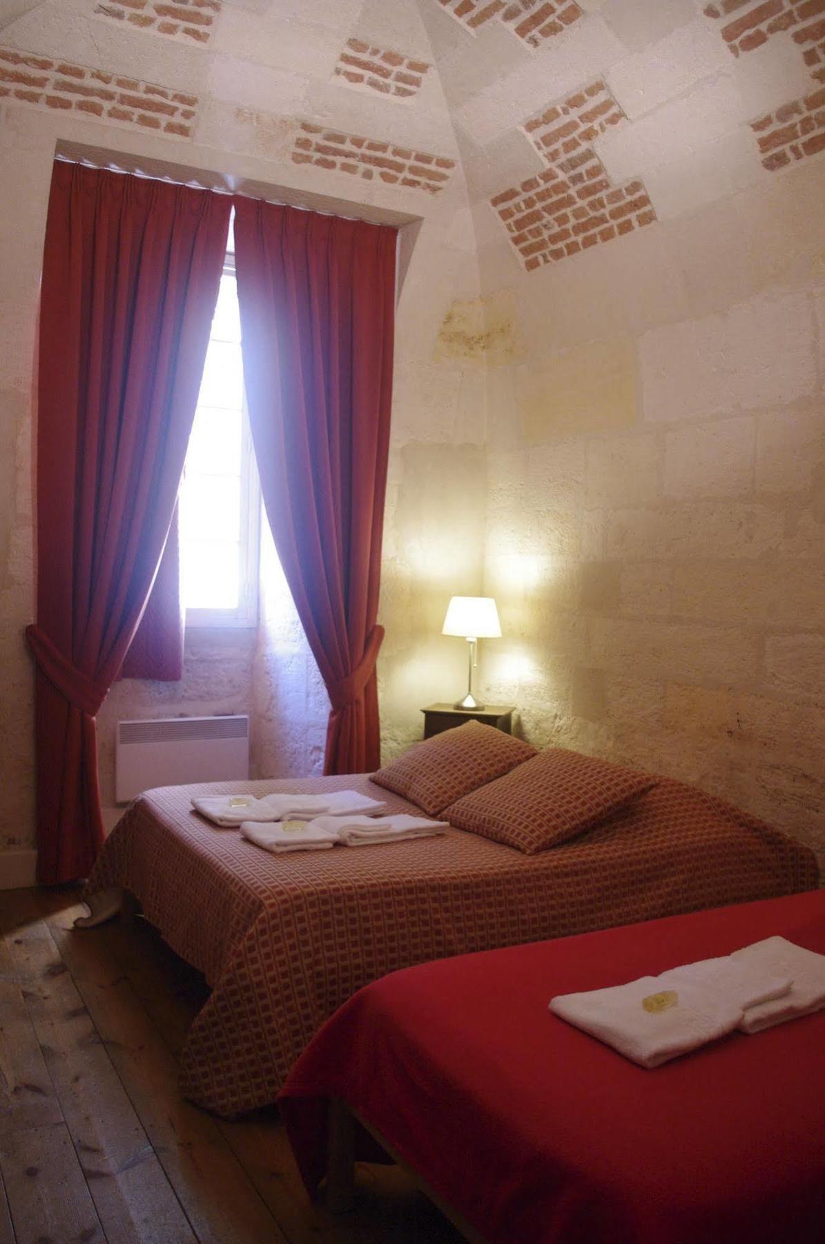 Les Chambres De L'Abbaye Saintes Buitenkant foto
